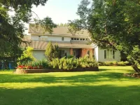 McDougall Lane Bed & Breakfast Hotel in zona East Coulee School Museum