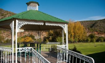 Old Mill Lodge, Seasonal Working Ostrich Farm & Restaurant, Oudtshoorn