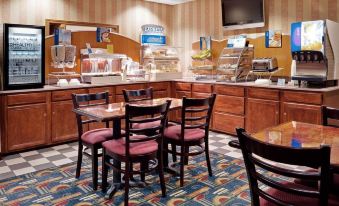 Holiday Inn Express & Suites Allentown Cen - Dorneyville