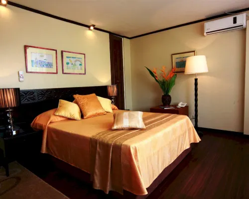 Manila Manor Hotel Hotel dekat Distrik Malate