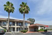 Best Western Santee Lodge فنادق في Bostonia