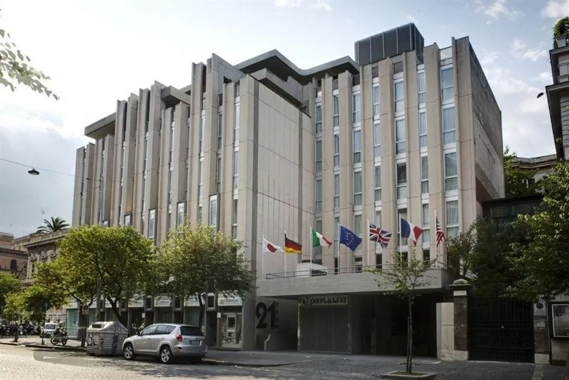 Twentyone Hotel