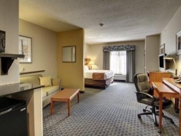 Comfort Suites Pratt