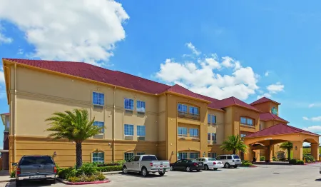 La Quinta Inn & Suites by Wyndham Port Arthur