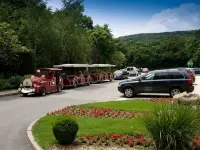 Apollo Spa Resort - All-Inclusive , Indoor & Outdoor Pools & Individual AC in Every Room - parking