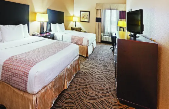 拉昆塔温德姆酒店套房，由温德姆富特沃思 - 布爾森運營