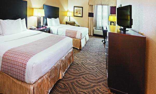 La Quinta Inn and Suites by Wyndham Ft. Worth - Burleson