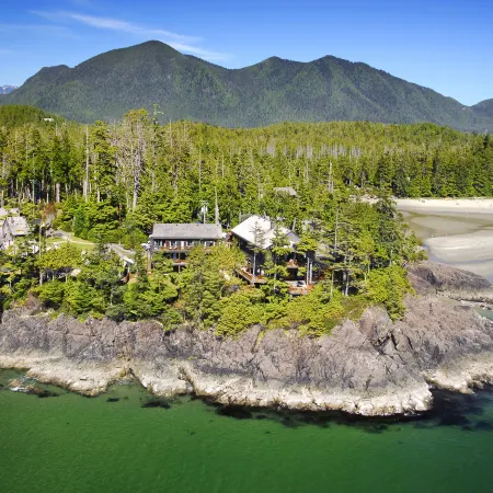 Middle Beach Lodge