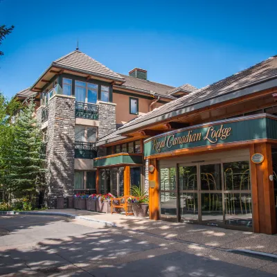 Royal Canadian Lodge Hotels near Banff Canoe Club