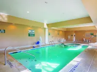 La Quinta Inn & Suites by Wyndham Lindale - Pools