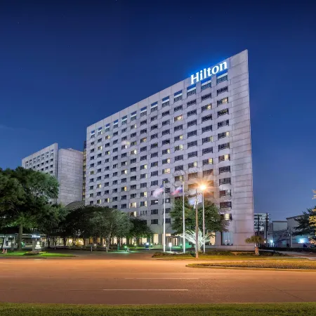 Hilton Houston-Post Oak by the Galleria Отели рядом с достопримечательностью «Водяная стена»