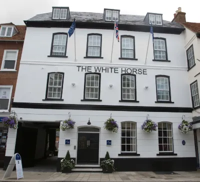 The White Horse Hotel, Romsey, Hampshire Hotels near Romsey Abbey