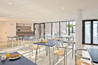 Comfort Aparthotel Les Hauts d'Annecy - breakfast
