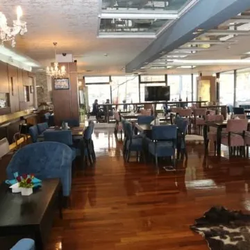 Hotel Holiday