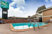Ramada Bayside Inn and Suites - Pool