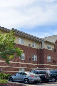 Hoteles en Southfield DSW Designer Shoe Warehouse desde 47EUR | Trip.com
