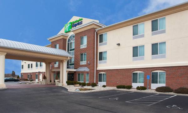 Holiday Inn Express & Suites Cincinnati-Blue ASH by IHG