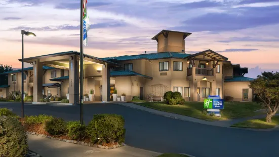 Holiday Inn Express & Suites Arcata/Eureka-Airport Area