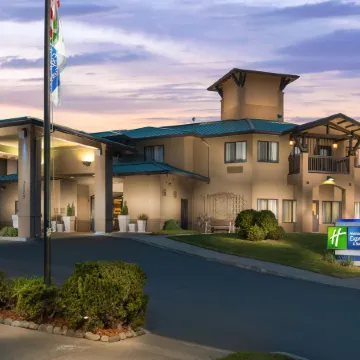 Holiday Inn Express & Suites ARCATA/EUREKA-AIRPORT AREA by IHG Отели в г. Гумбольдт