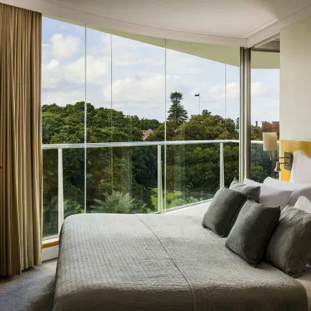 Pullman Quay Grand Sydney Harbour Отели рядом с достопримечательностью «Железнодорожный вокзал Серкулар-Ки»