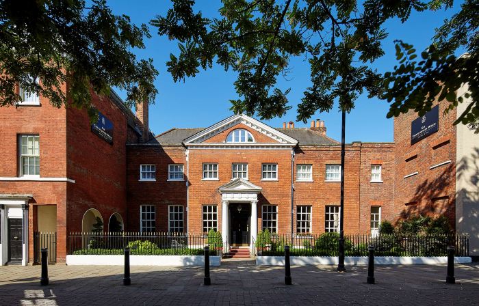 Sir Christopher Wren Hotel