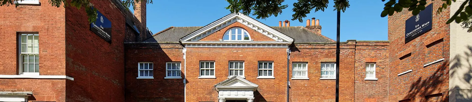 Top 50 Cultural Hotels near Eton