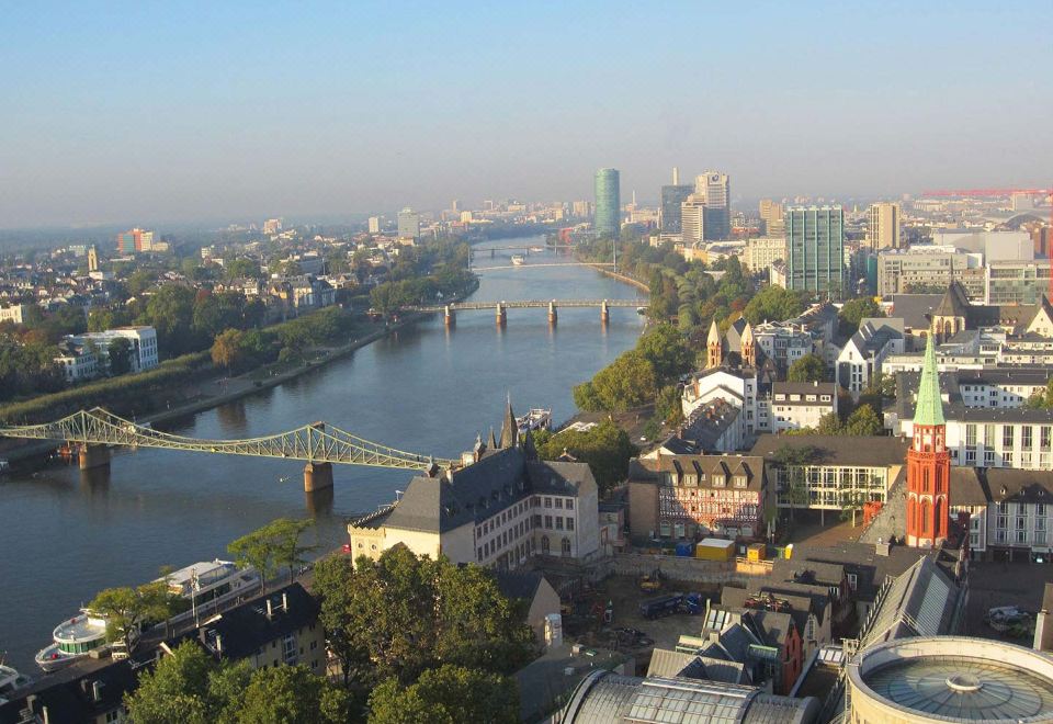 4. 더 웨스틴 그랜..