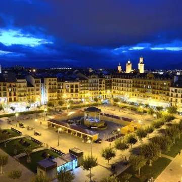 Hostal Arriazu Hotels near Tramontana