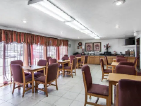 Bridgeway Inn & Suites - Portland Airport Hotels in Gresham