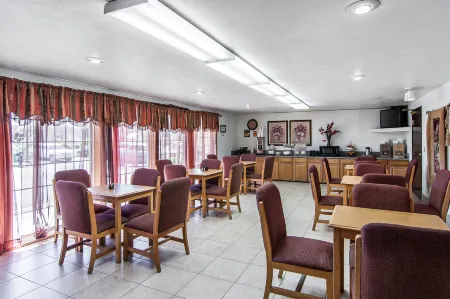 Bridgeway Inn & Suites - Portland Airport