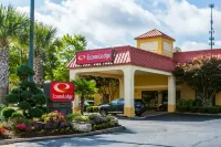 Royal Palms Inn فنادق في ستوكبريدج