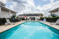 Quality Inn Bessemer I-20 Exit 108 - Pools