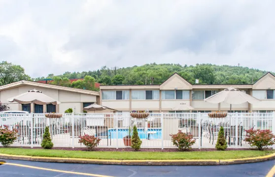 維斯塔爾賓漢頓近大學凱藝套房酒店