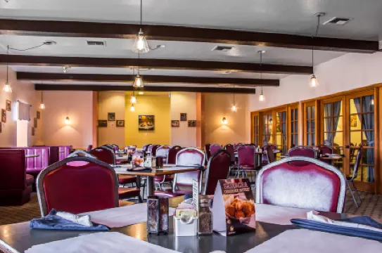 Clarion Pointe Winslow I-40