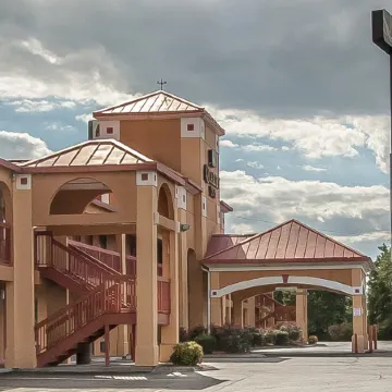 Quality Inn - White House