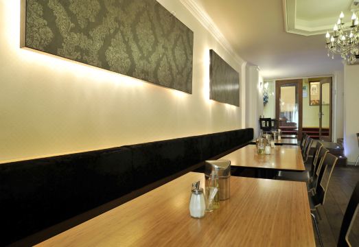 1. XO 호텔 시티..