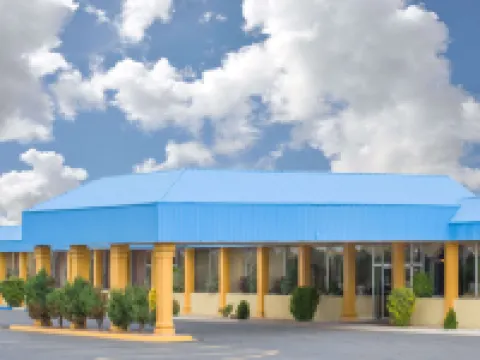 克洛維斯温德姆戴斯套房酒店 克洛維斯酒店