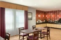 Super 8 by Wyndham Carrizo Springs Hôtels à : Crystal City