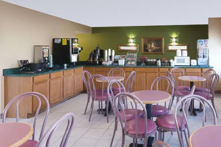 Baymont by Wyndham Troy Отели рядом с достопримечательностью «Трой Паркс энд Рекреэйшен»