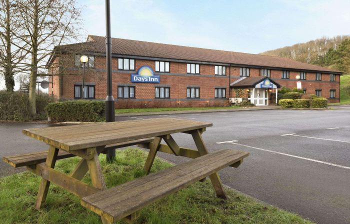 Days Inn by Wyndham Michaelwood M5