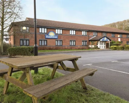 Days Inn by Wyndham Michaelwood M5 Hotels in Falfield