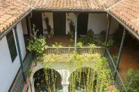 Hostal Valencia Hotels near New City