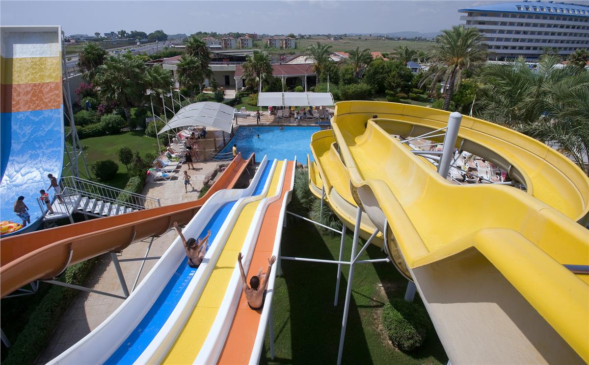 Crystal Admiral Resort Suites & Spa – All Inclusive