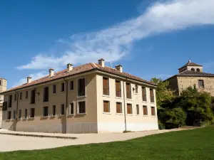 Popular Four-Star Hotels in Segovia