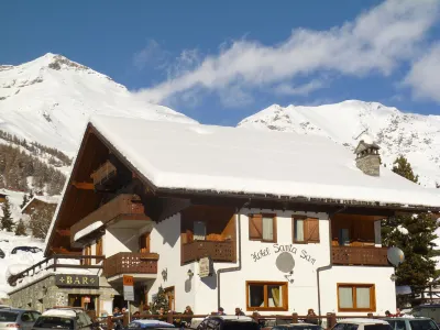 Santa San Hotels in Antagnod