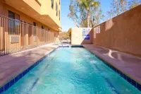 Holiday Inn Express & Suites Woodland Hills Hoteles en Woodland Hills
