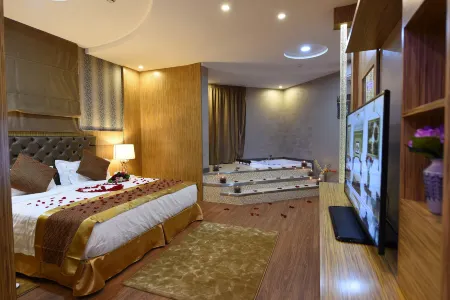 Clemence Hotel Suites