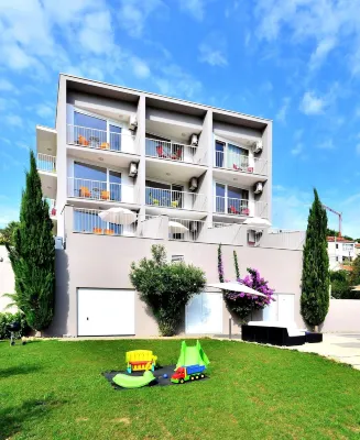 Bretia Apartments