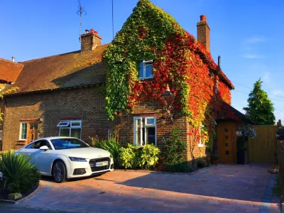 Duck Lodge B&B with Hot Tub Hotels in Pyecombe