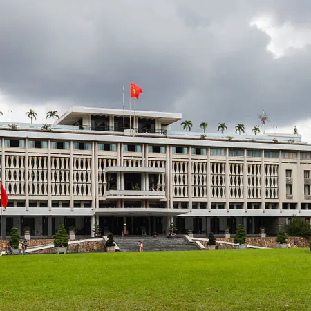 Saigon Hotel Dong Du Отели рядом с достопримечательностью «Манна»